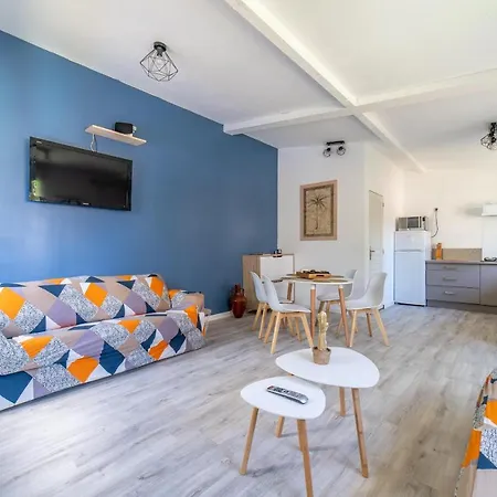Grand Studio Climatise Avec Piscine - 3 Etoiles