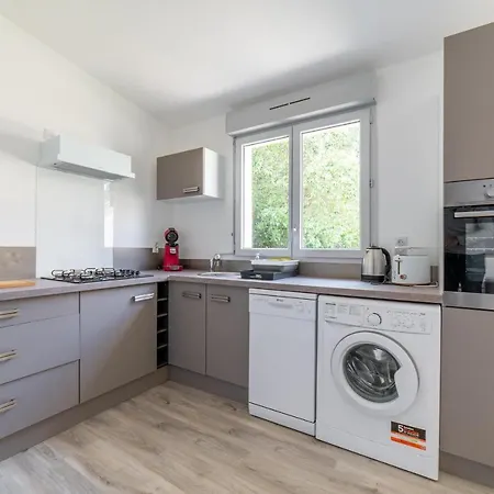 Holiday home Grand Studio Climatise Avec Piscine - 3 Etoiles